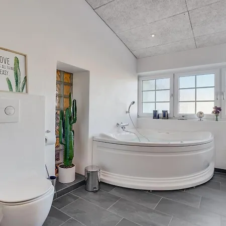 Pauli - 75m From The Sea By Interhome * Harboør